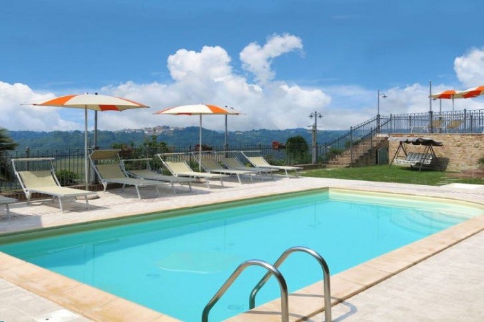 Settimana nel verde – zona Asti – con piscina in tenuta vinicola 